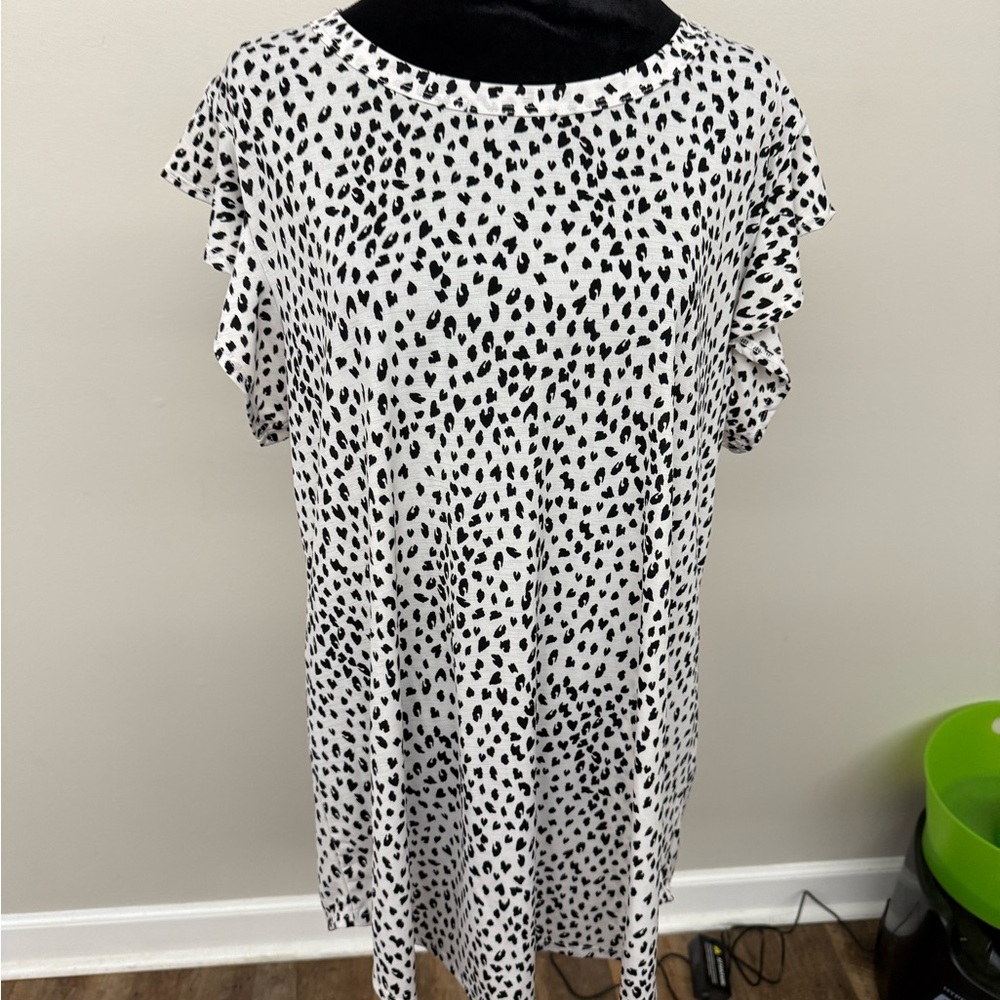 Stylish Black and White Women's Top
